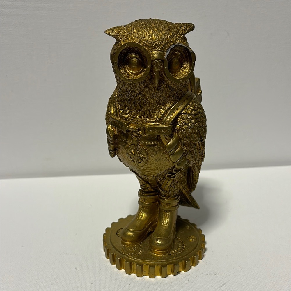 Stylish Gold Bar Accessory Owl Figurine